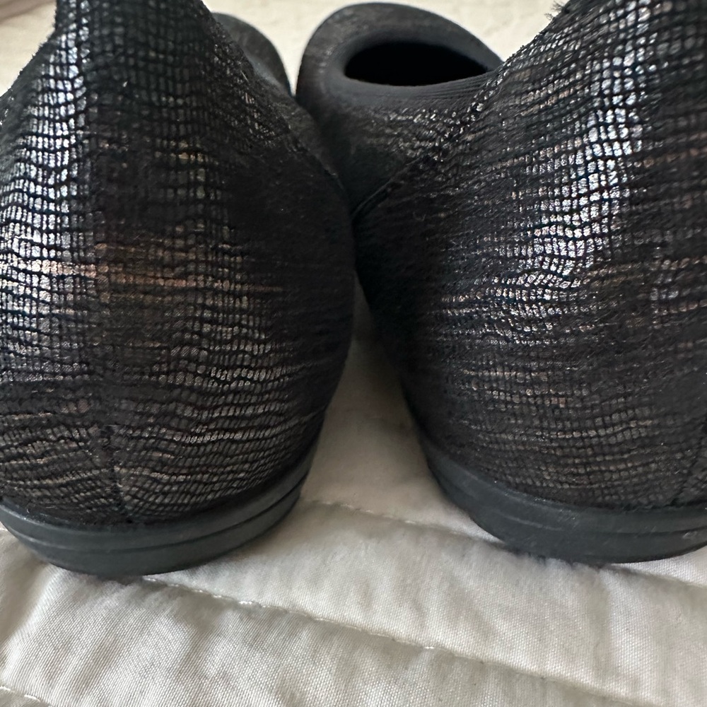 Mephisto Women's Shimmering Black Flats - Picture 6 of 8